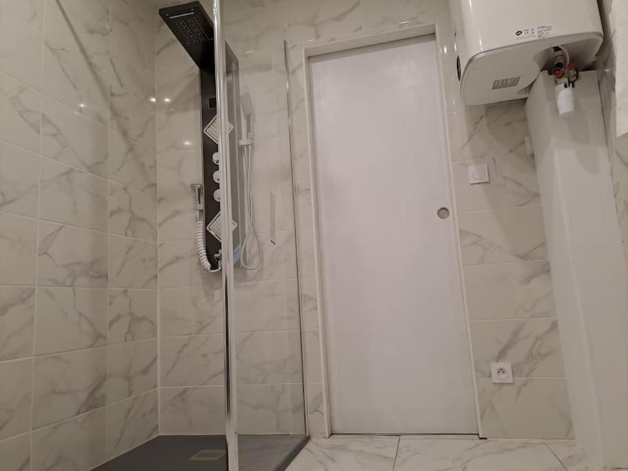 Ferienwohnung 24H Course/Moto/ Oasis / Antares Le Mans Exterior foto